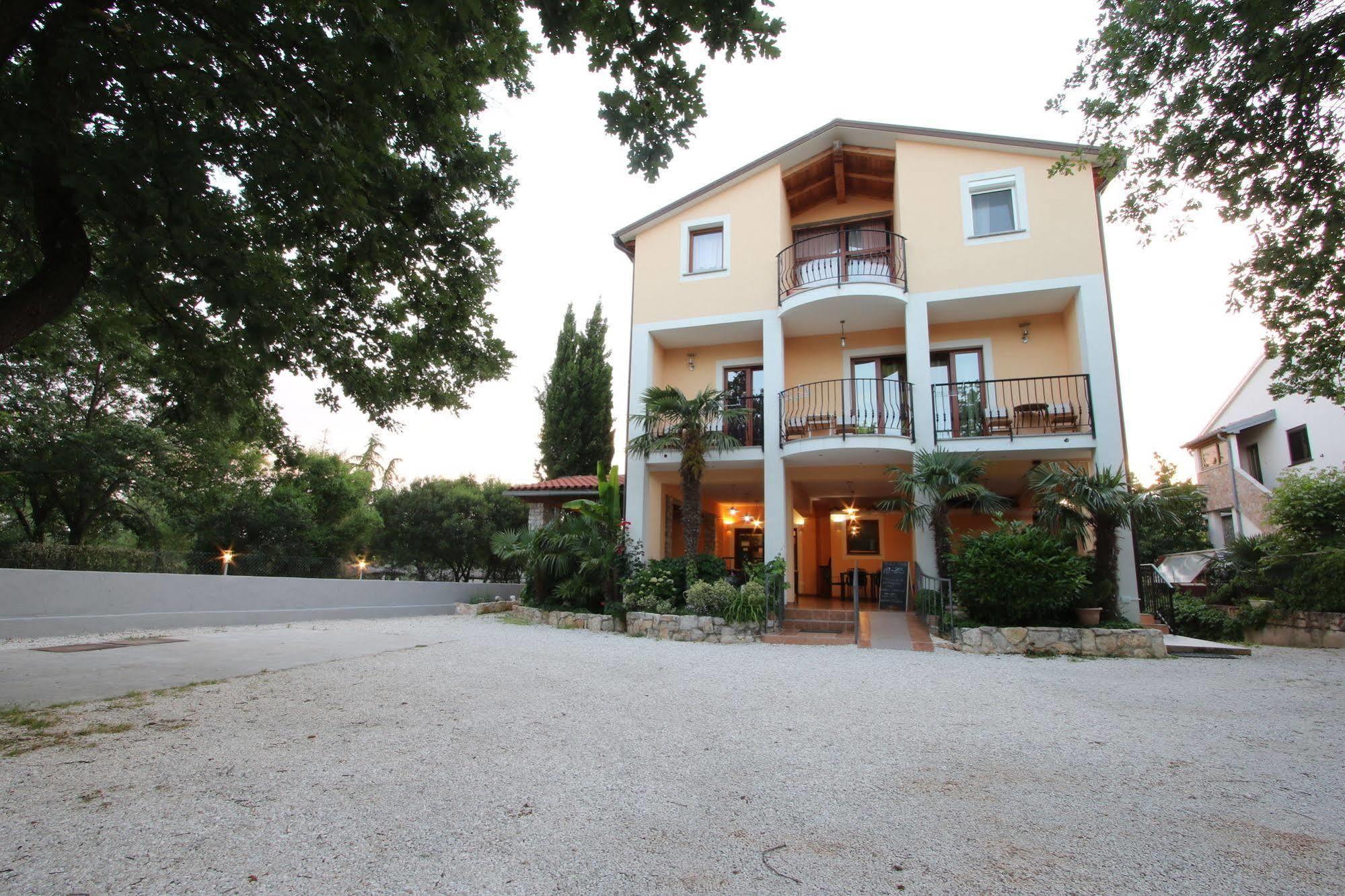 And Feral Gostinjska kuća 3*